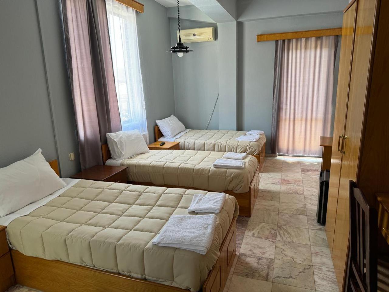 Sirena Hotel Tushemisht Bagian luar foto