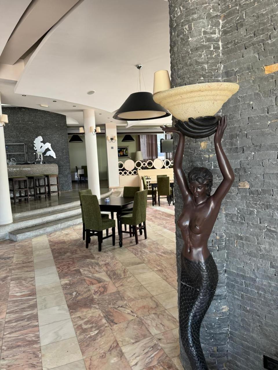 Sirena Hotel Tushemisht Bagian luar foto