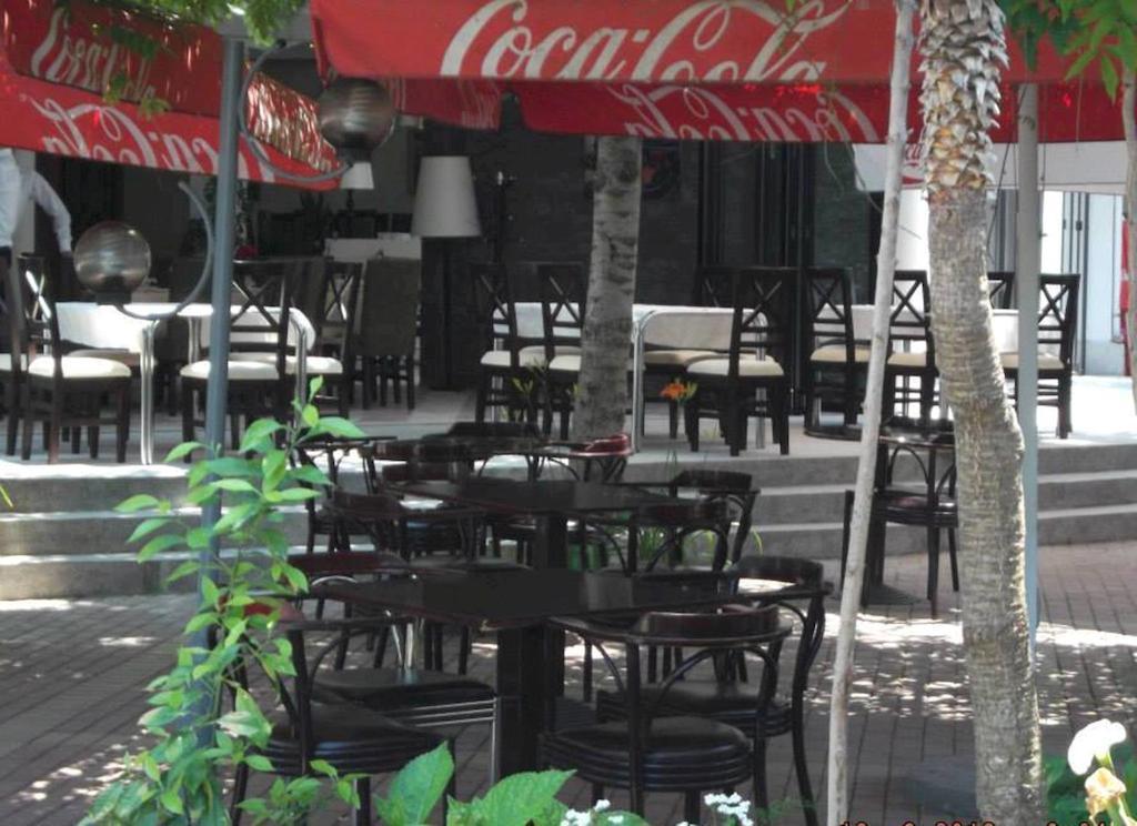 Sirena Hotel Tushemisht Bagian luar foto