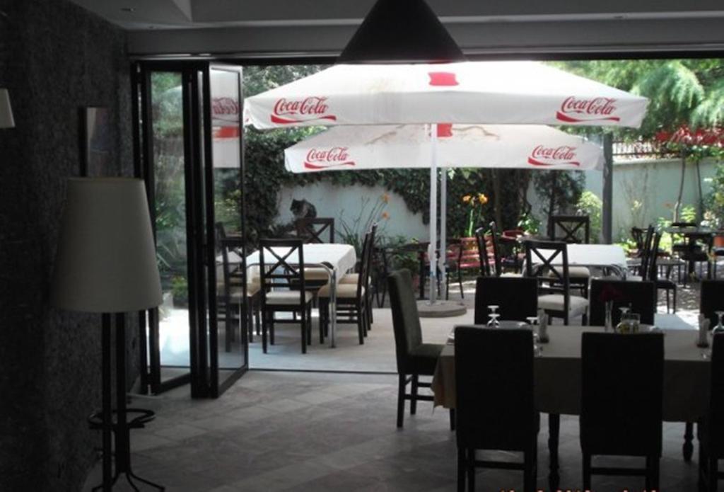 Sirena Hotel Tushemisht Bagian luar foto