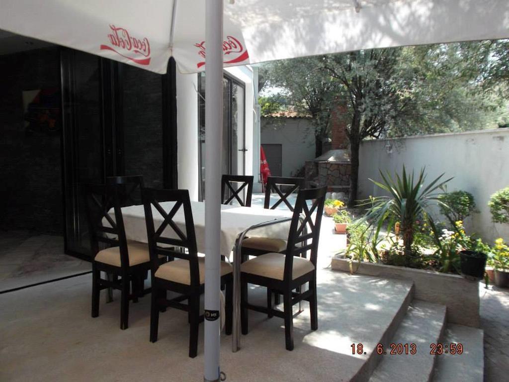 Sirena Hotel Tushemisht Bagian luar foto